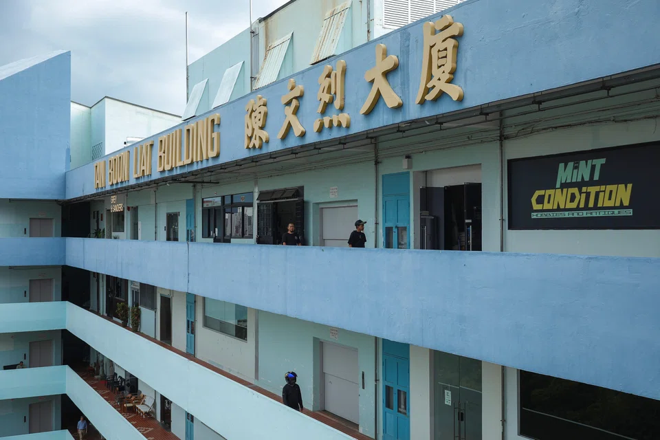 Tan Boon Liat Building, which was first marketed in February 2025 at S$1.15 billion, is targeting a fresh tender early next year. 