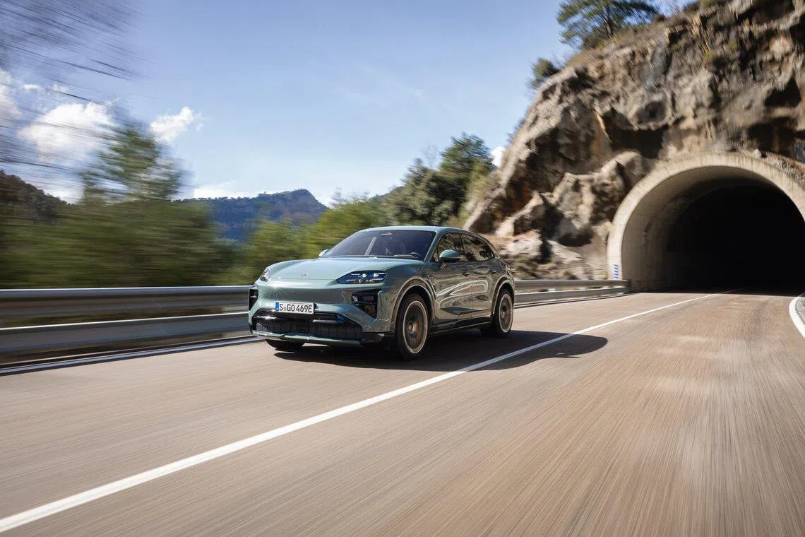 The Cayenne Turbo Electric's drag coefficient of 0.25 (which tells you that the car slips through the air) and the 113 kWh pack deliver a claimed range of up to 624 km.