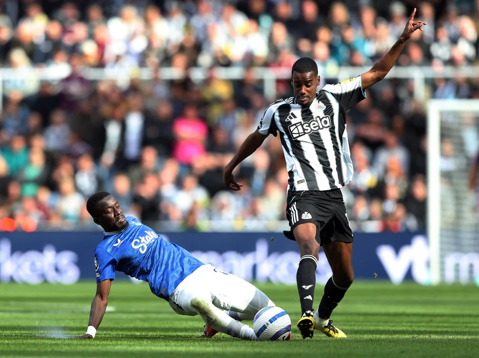 Newcastle United’s potential sale of Alexander Isak (right) to Liverpool Football Club is the hottest transfer saga in English football this summer. Transfer fees – now regularly topping US$100 million for a single key player – have ballooned across Europe.