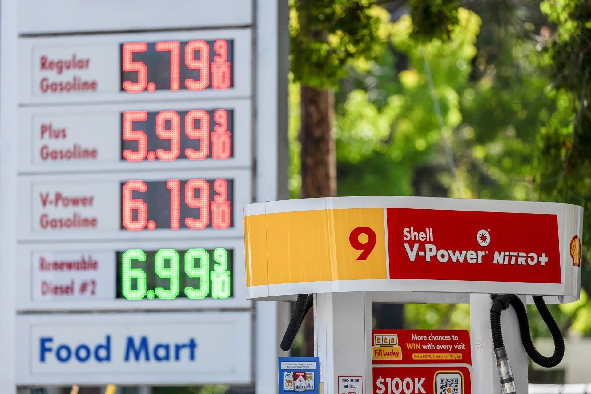White House set to extend Jones Act waiver as Trump hunts for cheaper petrol