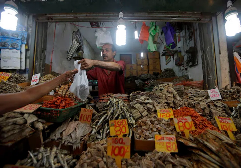 Food prices rose 3.3 per cent in April from 5 per cent in March, the Department of Census and Statistics said.