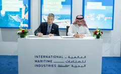 Representatives of Seatrium and International Maritime Industries signing the contract, under which the offshore and marine specialist will provide equipment and a licence for the construction of a rig in the Middle East and North Africa region. 