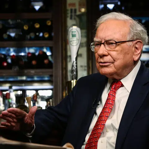 Buffett acquires US$4.9 billion stake in Alphabet