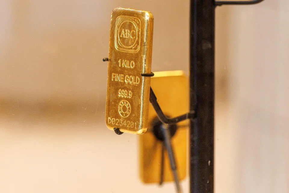 Many analysts believe that the outlook for gold remains favourable. But some caution that the metal faces potential further downside, should daily closing prices fall beneath key support levels.
