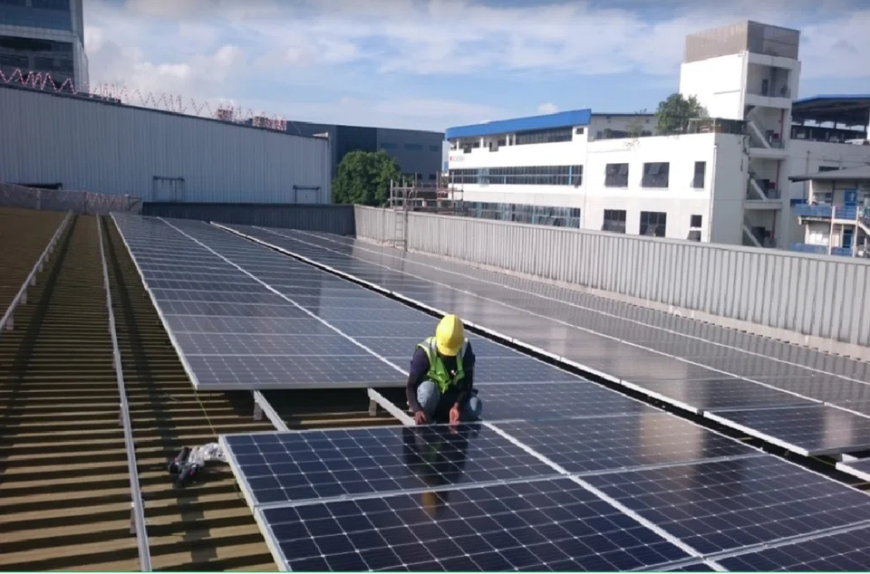 For Containers Printers, deploying solar panels provided annual clean energy potential of 1,800MWh and annual carbon emissions reduction of 800 metric tonnes.