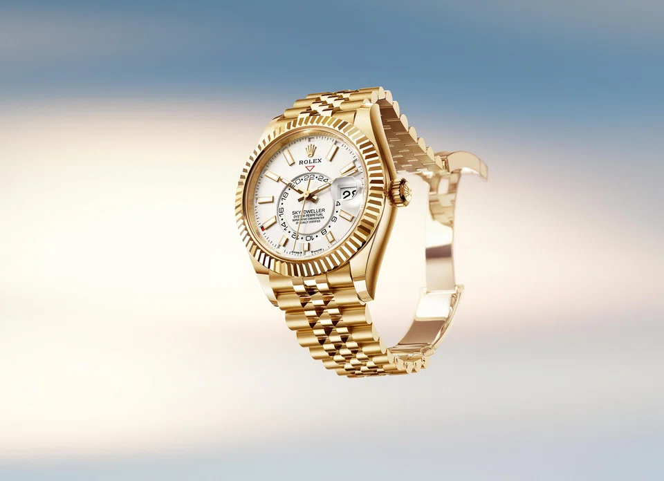  Oyster Perpetual Sky-Dweller (Yellow Gold)

