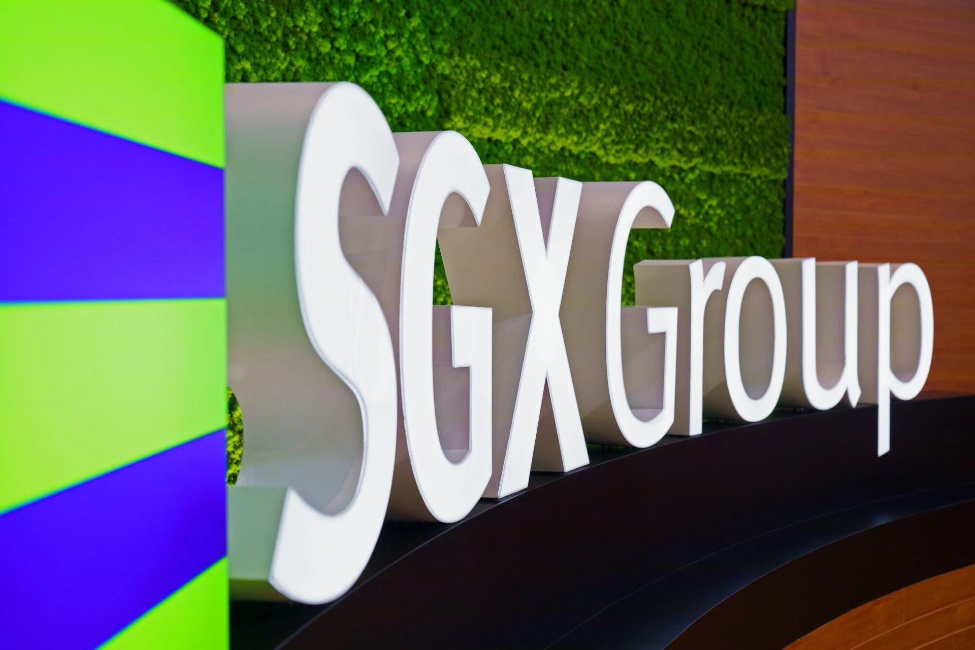 Singapore shares rise marginally as investors turn cautious ahead of Fed decision