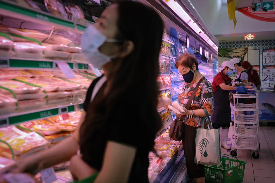 MAS and MTI maintains their 2023 inflation forecasts, as January's headline and core inflations rise/fall.