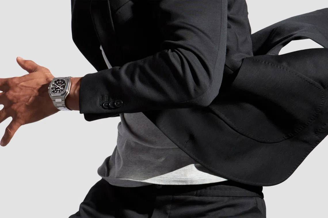 The new BR-X5 combines the aviation-inspired origins of the BR-01 and the urbane elegance of the BR-05; and elevates both with modern, industrial-inspired design and technical dynamism.