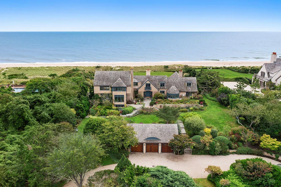 51 West End Road in East Hampton sold in January for US$35 million.