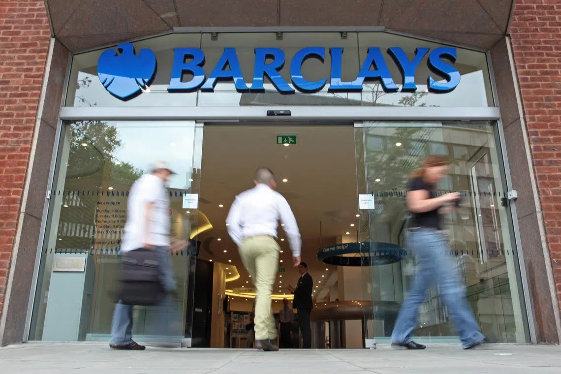 Half of US high-grade bonds now trade electronically and exchange-traded funds are injecting steady liquidity, boosting flows, according to Barclays.