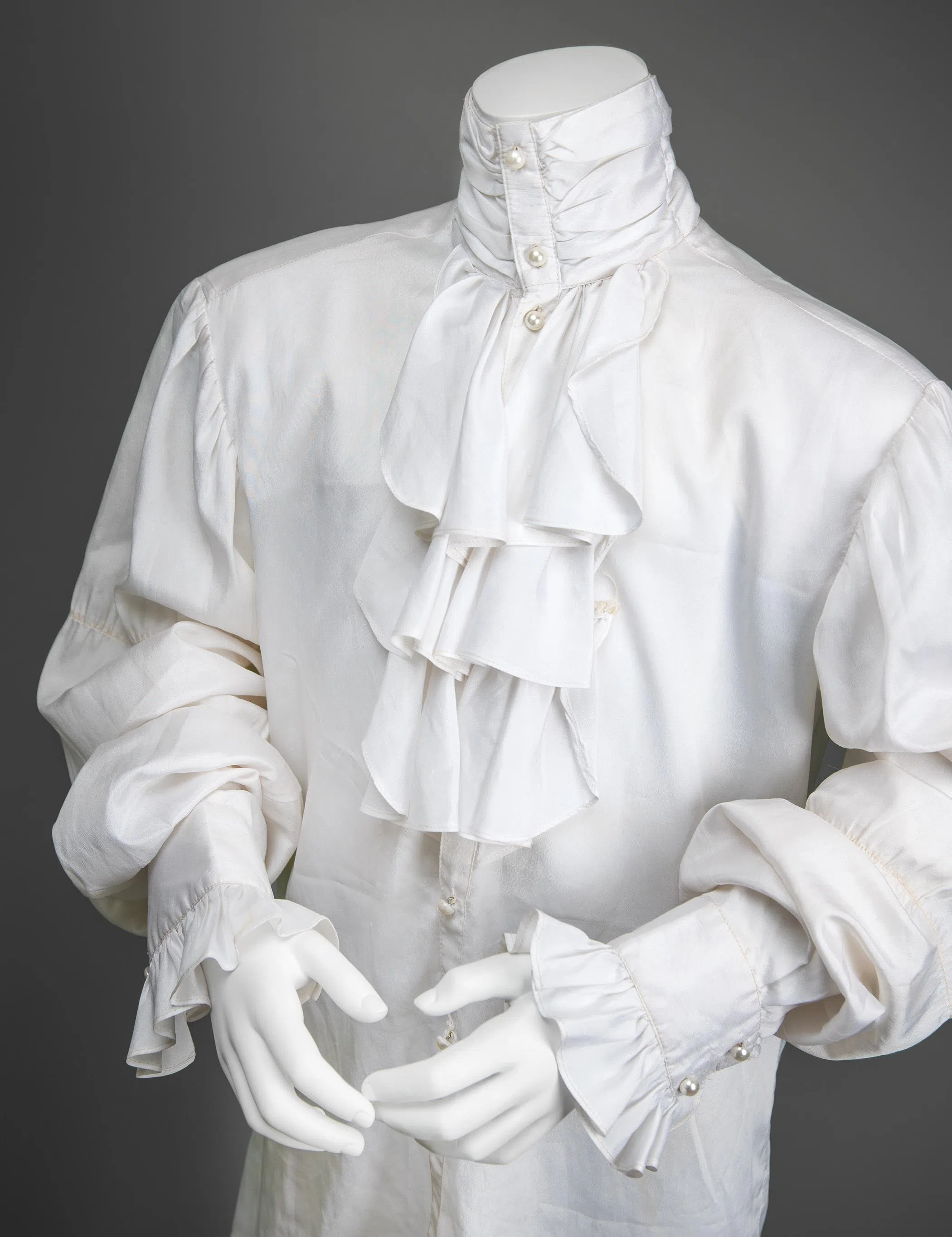 Prince’s ruffled shirt sells for US$33,000 - The Business Times