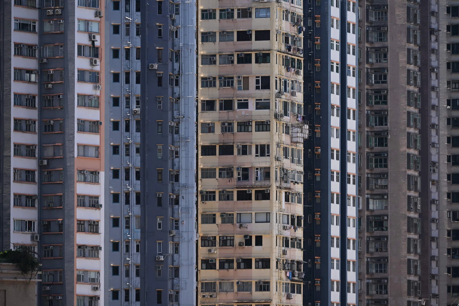 Hong Kong property deals hit four-year high on hopes of rate cuts, buyer  incentives - The Business Times