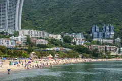 Repulse Bay is now a well-off area of mostly high- and low-rise apartment blocks built on slopes above one of the city’s most popular beaches, and is just a 20-minute drive from the financial district.