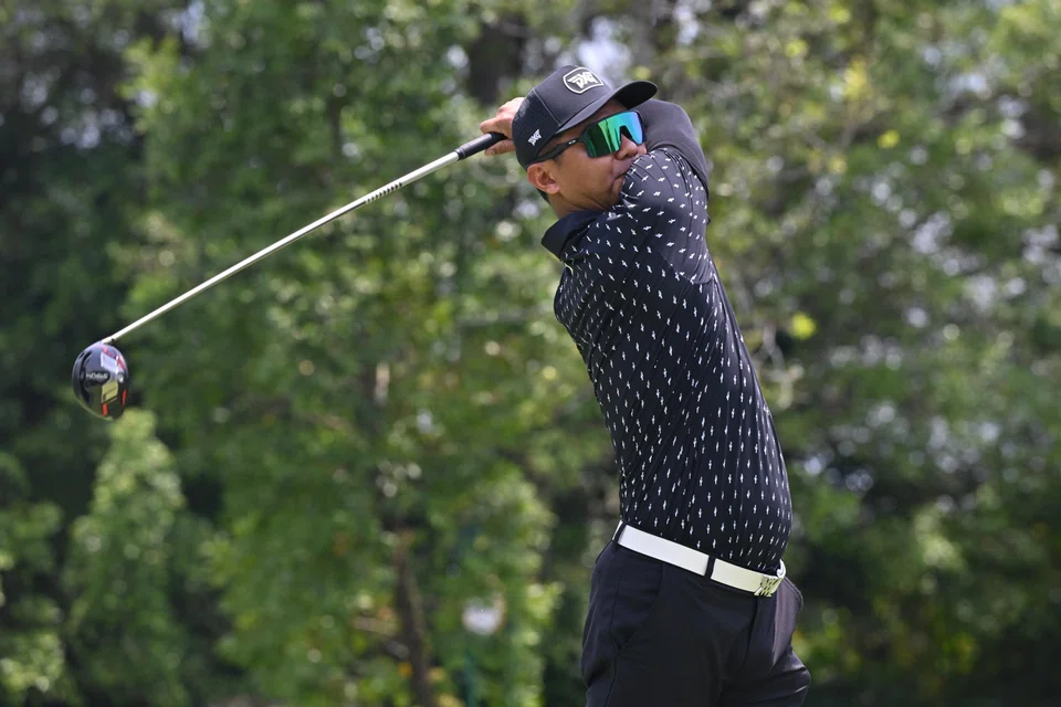 Allen Gong from Team Orchid Country Club in action at Sentosa Golf Club in the third leg on Apr 10. The defending champions are in second place with 322 points