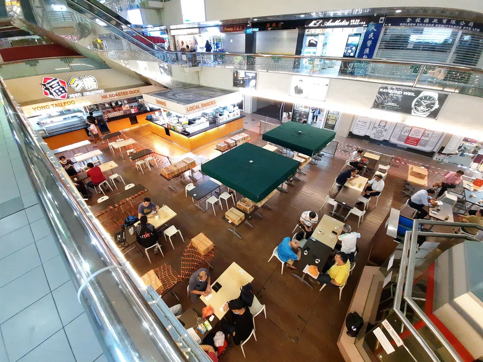 The commercial-cum-residential development comprises a total of 324 retail units, 256 office units, 120 residential units and a car park. 