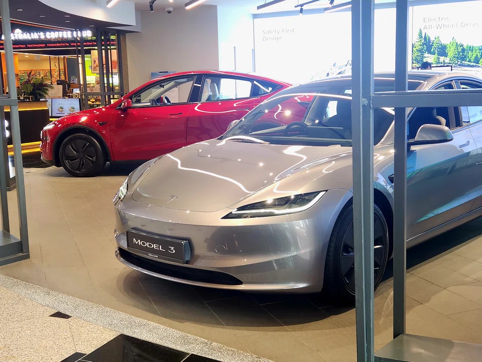 Category A COE premiums are continuing to ease from the record highs posted in September and October.