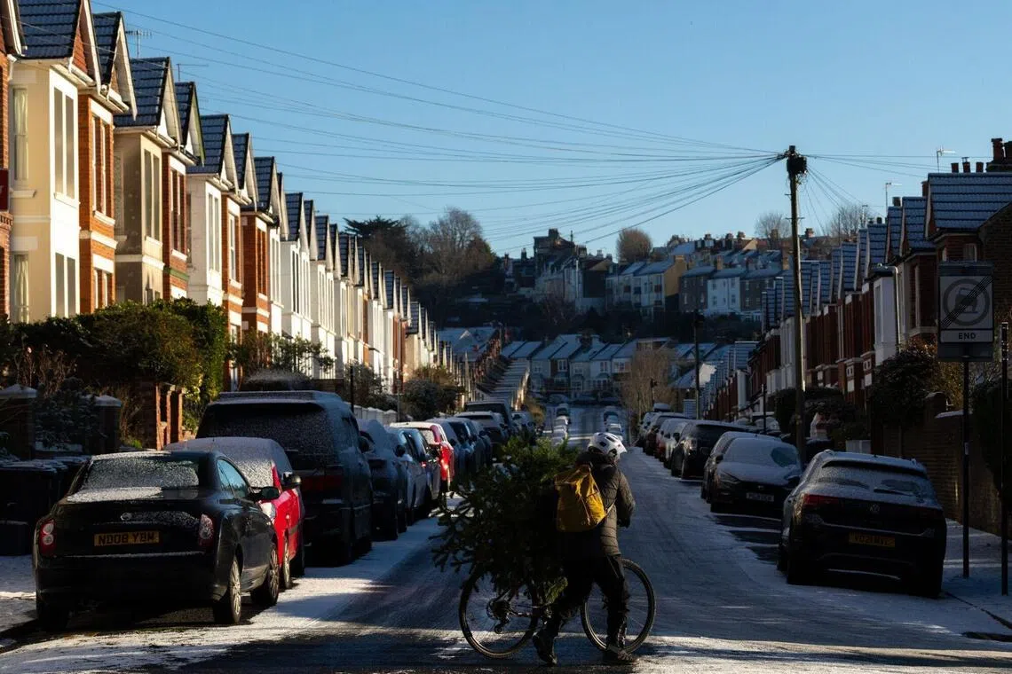 The slump in the London market has prompted some desperate vendors to offer discounts of as much as 50% over the past year.