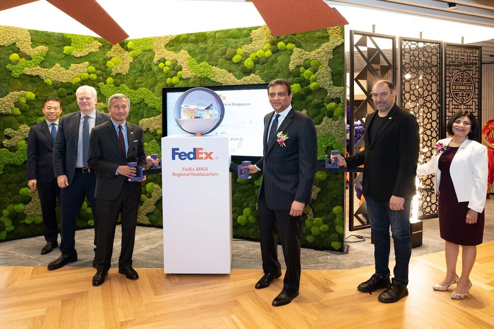 From left: EDB chairman Png Cheong Boon; FedEx president and CEO for airline and international Richard Smith; Minister for Foreign Affairs Vivian Balakrishnan; FedEx Corp president and CEO Raj Subramaniam; US Ambassador to Singapore Jonathan Kaplan; and FedEx Express president for AMEA Kawal Preet.