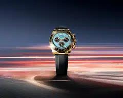 The Cosmograph Daytona’s 40 mm case is crafted in 18-carat yellow gold and crowned with a black Cerachrom bezel.