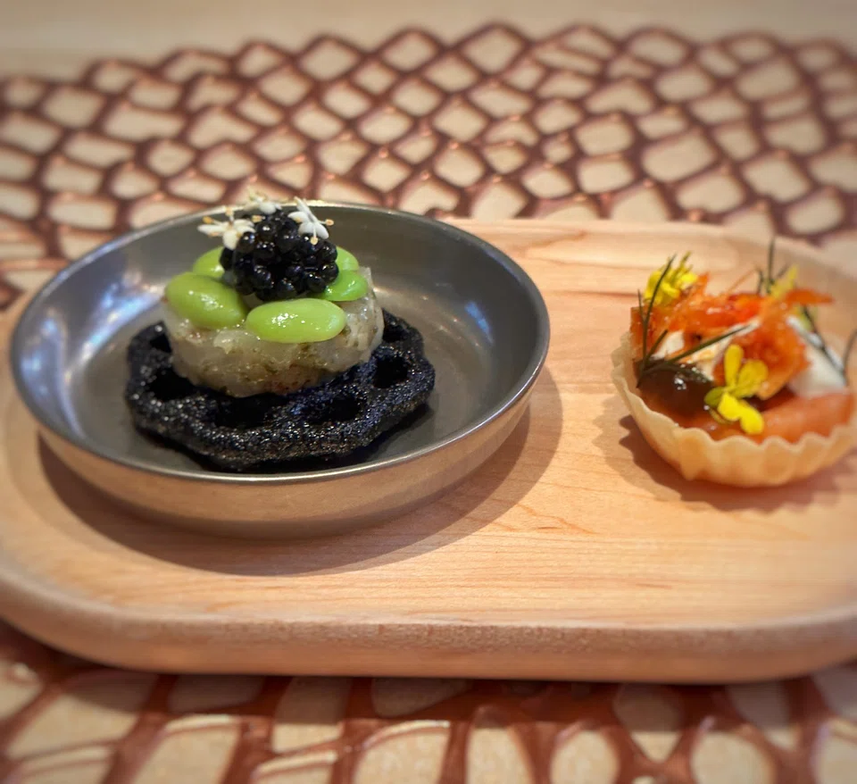 Little snacks make a pleasant start to the meal.