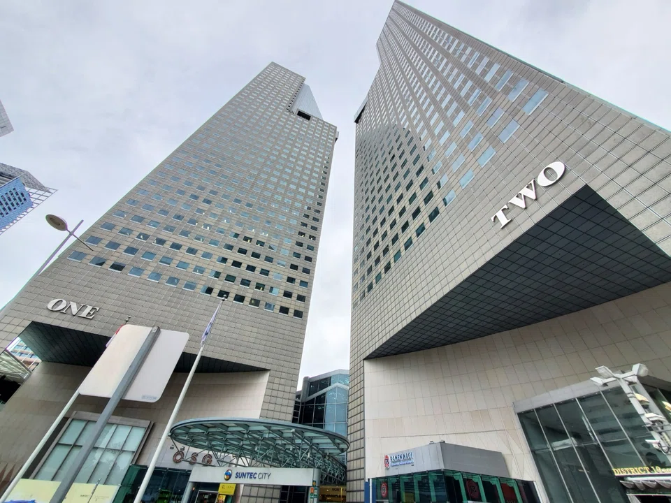 The office floor has a 99-year leasehold tenure starting from 1989. 