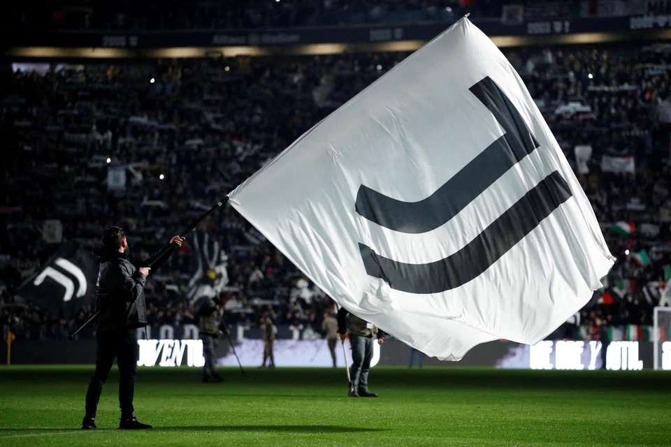 Tether, which already has an 11.5% stake in Juventus, says that it “has submitted a binding all-cash proposal to Exor to acquire its entire stake”.
