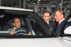 Indonesian President Joko Widodo paid a visit to VinFast manufacturing complex in Hai Phong on Jan 13, 2024
