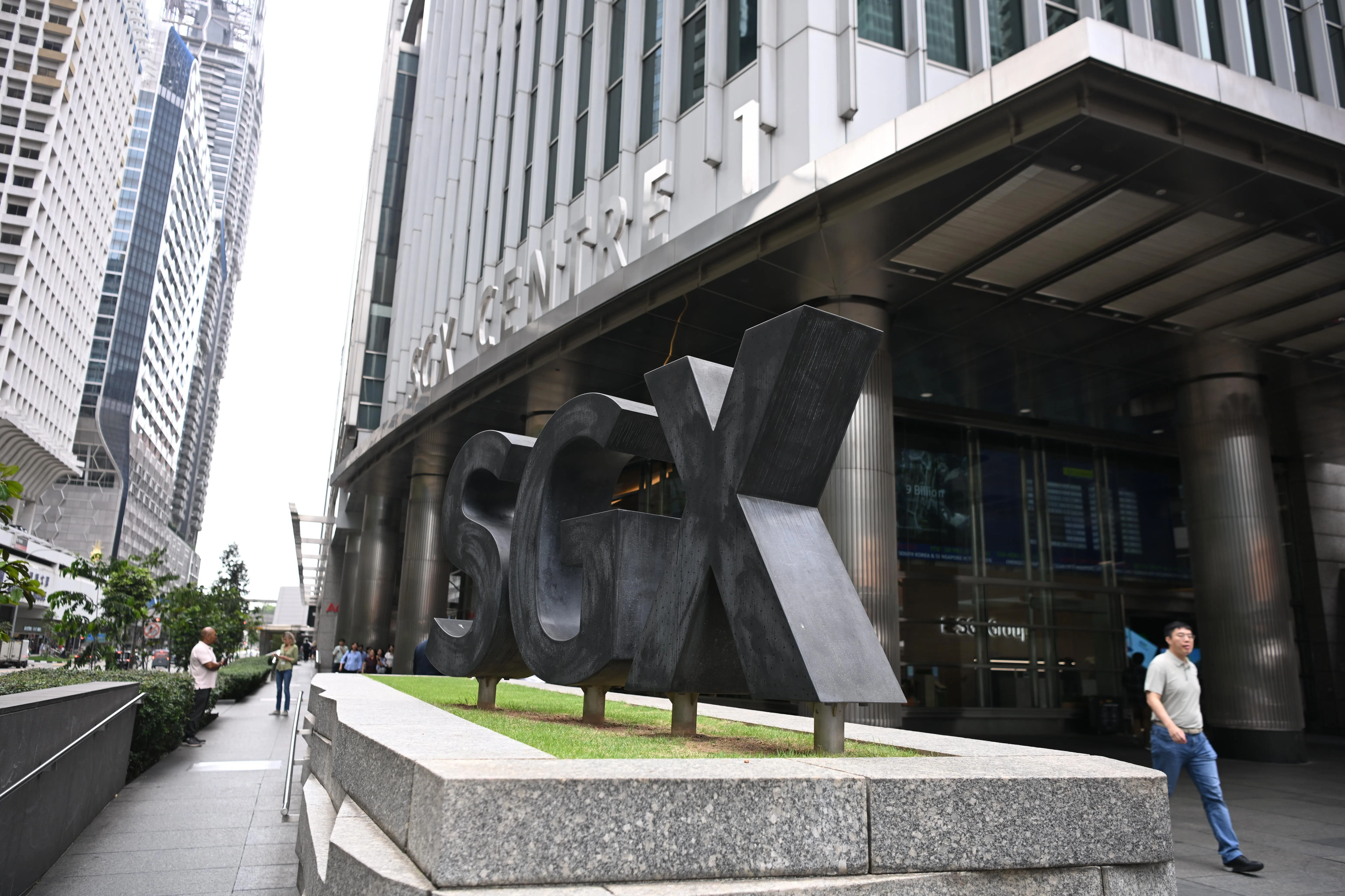 美国调查美联储事件重燃“卖出美国”交易潮，新加坡股市上扬，海指涨0.5% - The Business Times