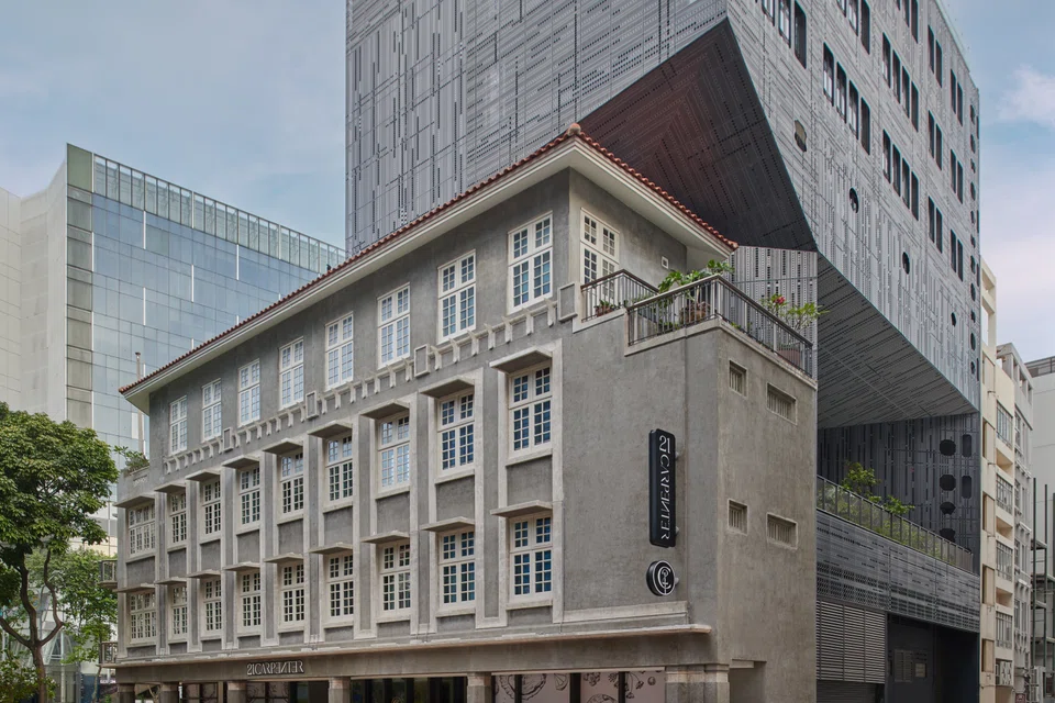 21 Carpenter was the premises of Chye Hua Seng Wee Kee, a remittance house founded in 1936 by philanthropist Lee Wee Nam and his brothers.