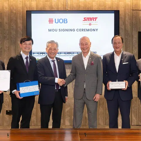 SMRT-UOB scheme frees up retailers’ cash flow
