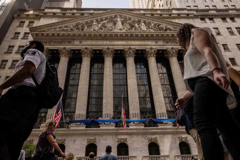 The information technology sector is the biggest sectoral decliner, falling 1.3 per cent.