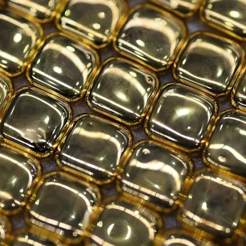 Gold rises on Fed rate cut bets, growth worries