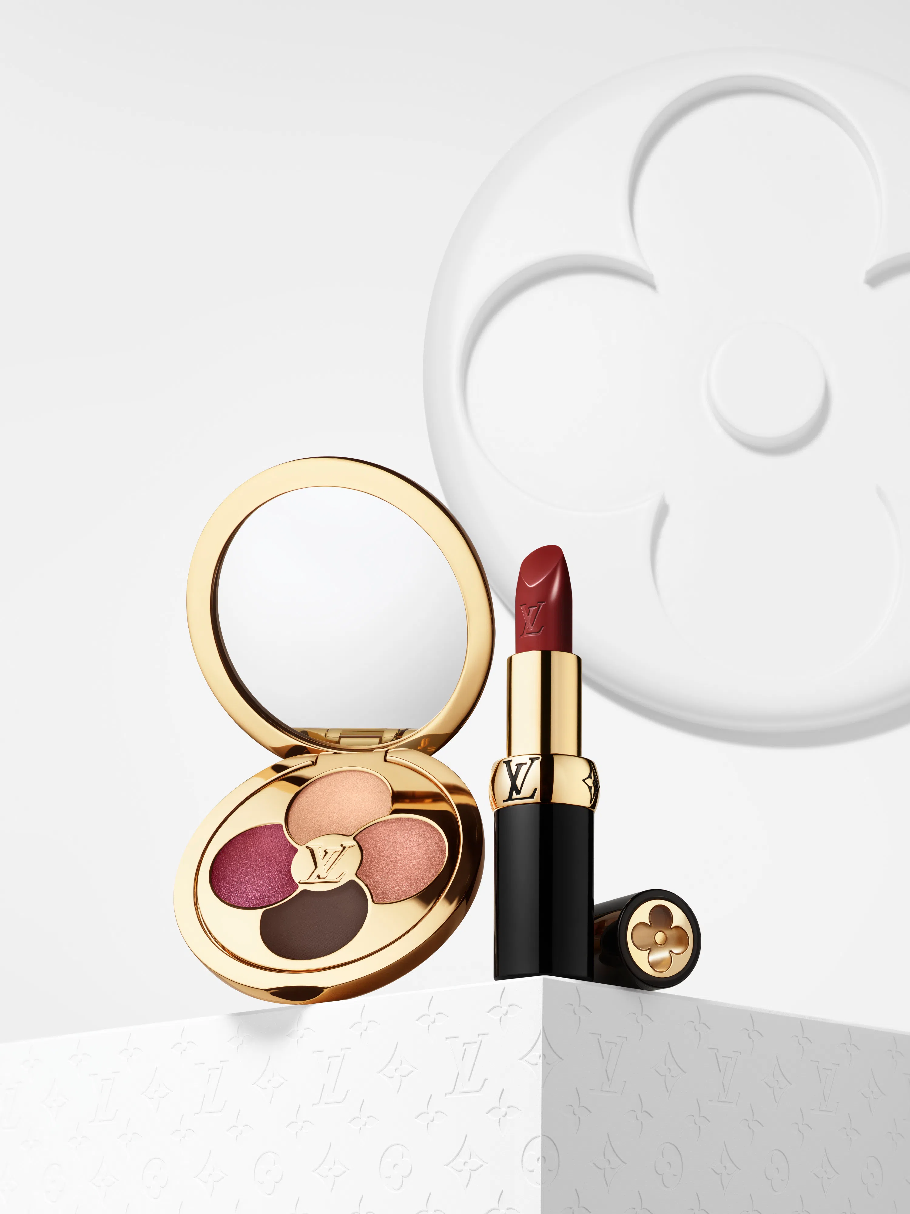 La première collection de La Beaute Louis Vuitton sera abandonnée en ligne à partir du 25 août et au magasin mondial à partir du 29 août. 