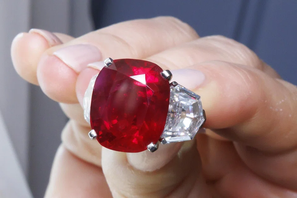 Among the main attractions was the Sunrise Ruby, estimated at US$15-20 million.