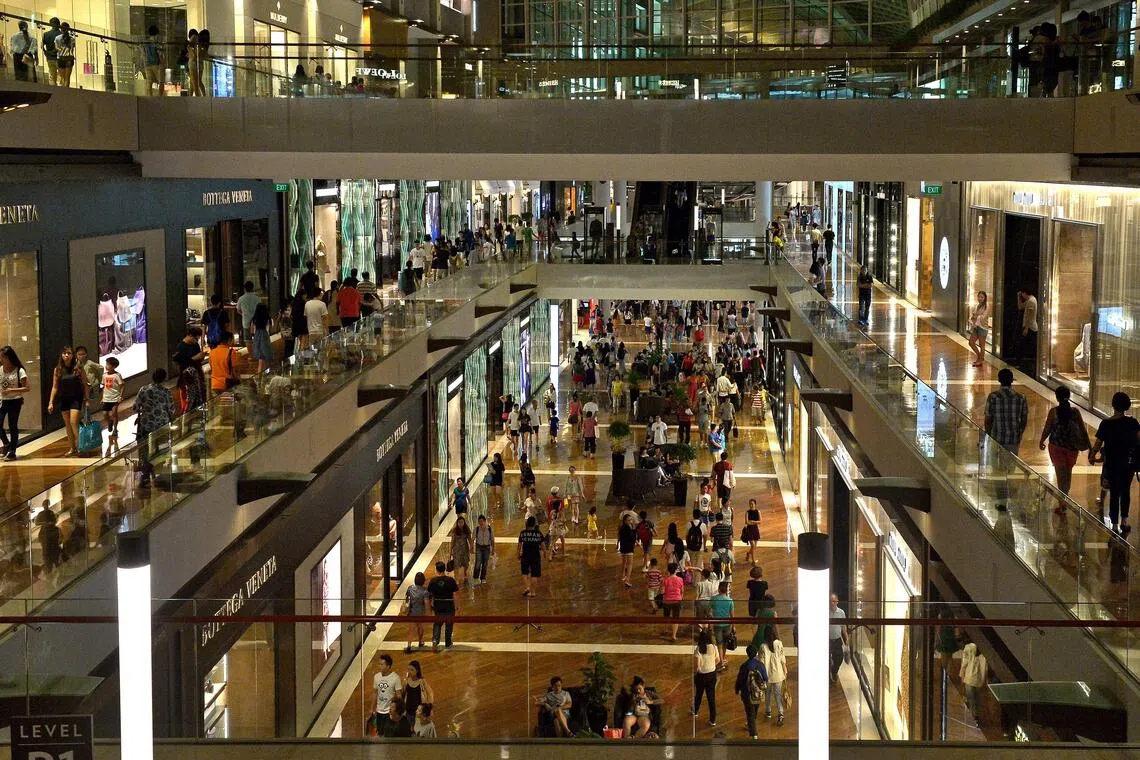 Singapore consumers are using artificial intelligence assistants to enhance their shopping experience. 