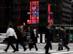 After a pullback in all three main indexes on Wall Street, Asian markets also struggled.