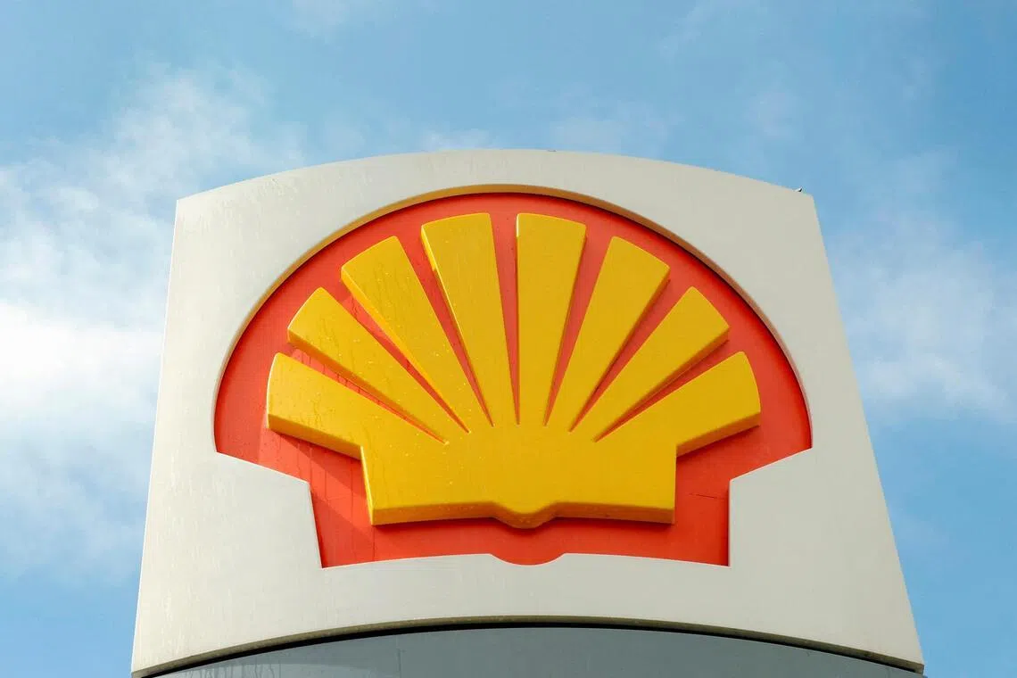 Shell, the world’s largest liquefied natural gas trader, reported fourth-quarter cash flow from operations of US$9.4 billion, above expectations of US$7.9 billion.