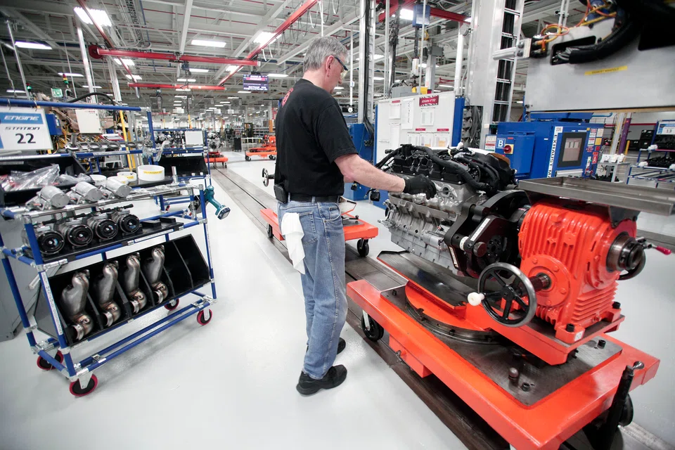 A measure of US manufacturing activity weakened in June to a 2-year low as new orders contracted, restrained by lingering supply constraints and some softening in demand.