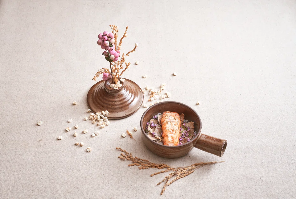  Peach Blossoms' New Year set menu.                              