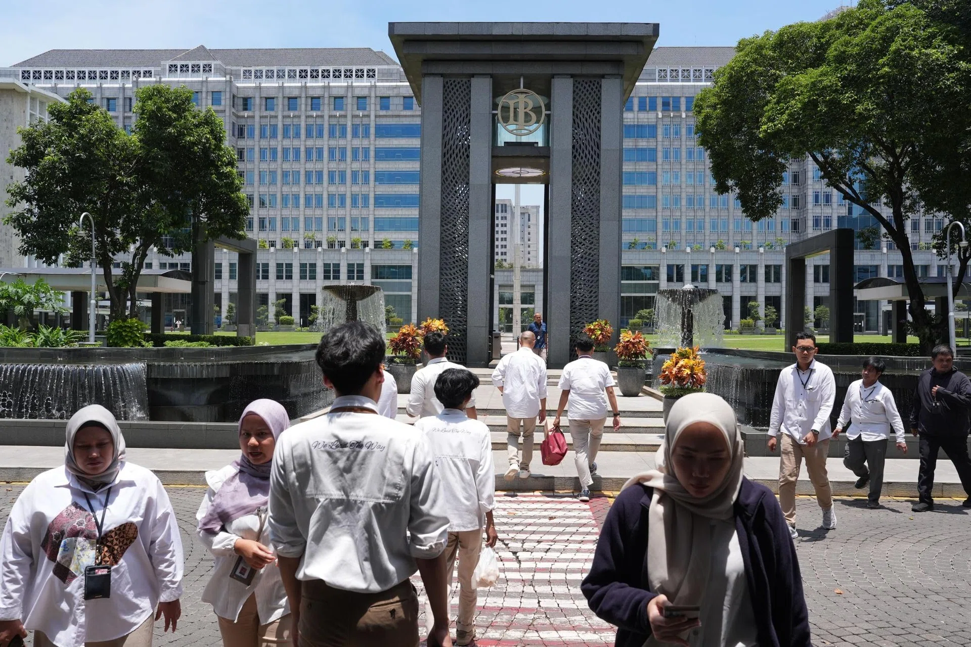 Indonesia tightens rules on dollar-buying as war spurs outflows