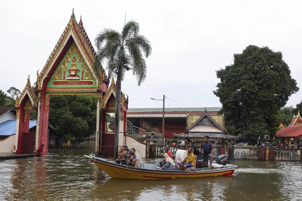 In southern Thailand, 434,000 households remain affected.