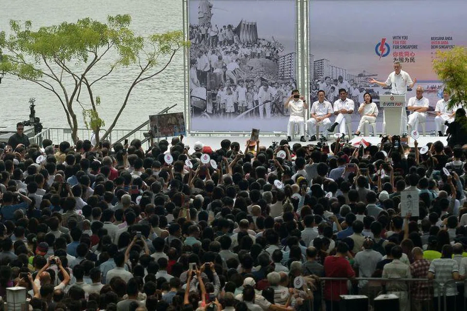 Then Prime Minister Lee Hsien Loong speaking at the PAP's lunchtime rally in Boat Quay on Sep 8, 2015.