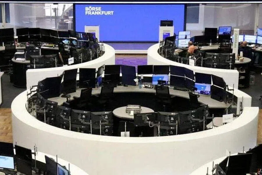 European shares tick lower as investors assess US-Iran jitters; tech earnings loom