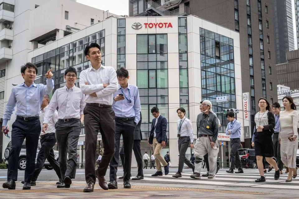 Base salary, or regular pay, rose 2.7 per cent in November, marking the fastest increase since 1992, data showed, after major companies agreed to higher pay at the spring wage negotiations.