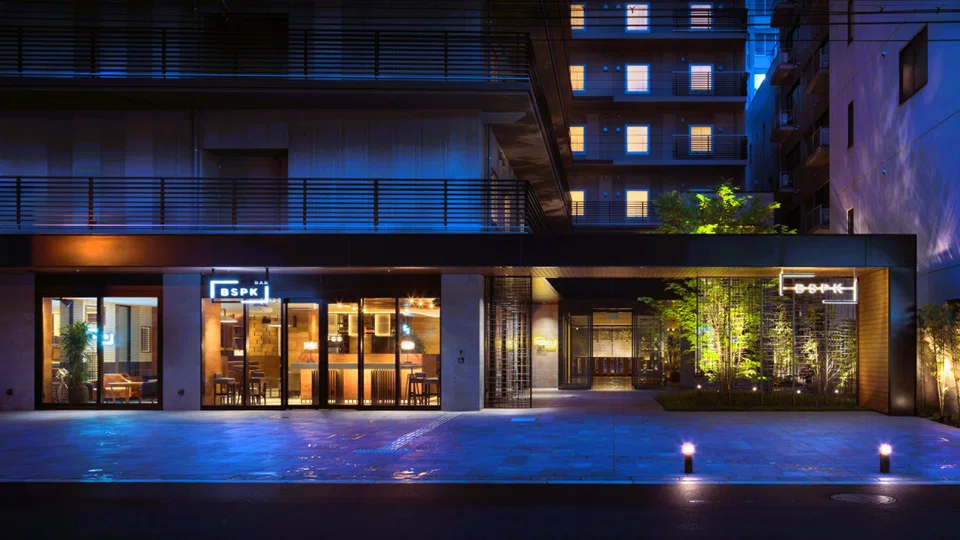 Bespoke Hotel Osaka Shinsaibashi is a 256-room freehold lifestyle hotel located in Osaka’s Shinsaibashi commercial district. 