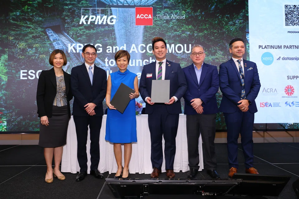 From left: Chan Yen San, partner and head of professional practice, KPMG in Singapore; Alex Koh, partner and head of audit, KPMG in Singapore; Lee Sze Yeng, managing partner, KPMG in Singapore; Daniel Leung, country manager, ACCA Singapore; Lau Kam Yuen, partner, COO/CFO and head of central services, KPMG in Singapore; and Pulkit Abrol, director of Asia-Pacific, ACCA.