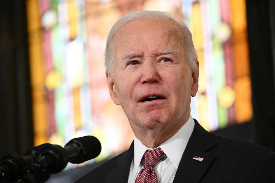 US President Joe Biden' s approval ratings have fallen, with many believing that inflation has risen and employment and wages have declined under him.