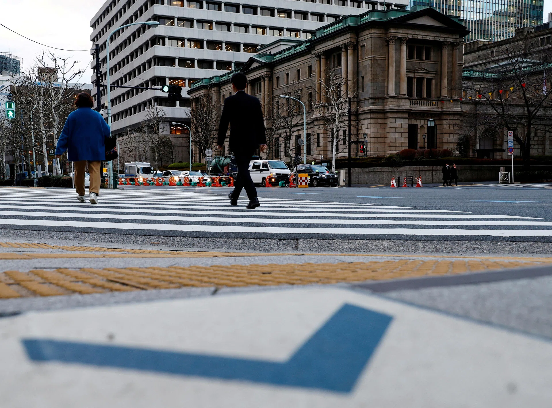 Japan business mood hits four-year high, keeps BOJ rate-hike view alive