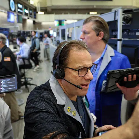 Year-end turbulence expected amid AI, rate cut doubts